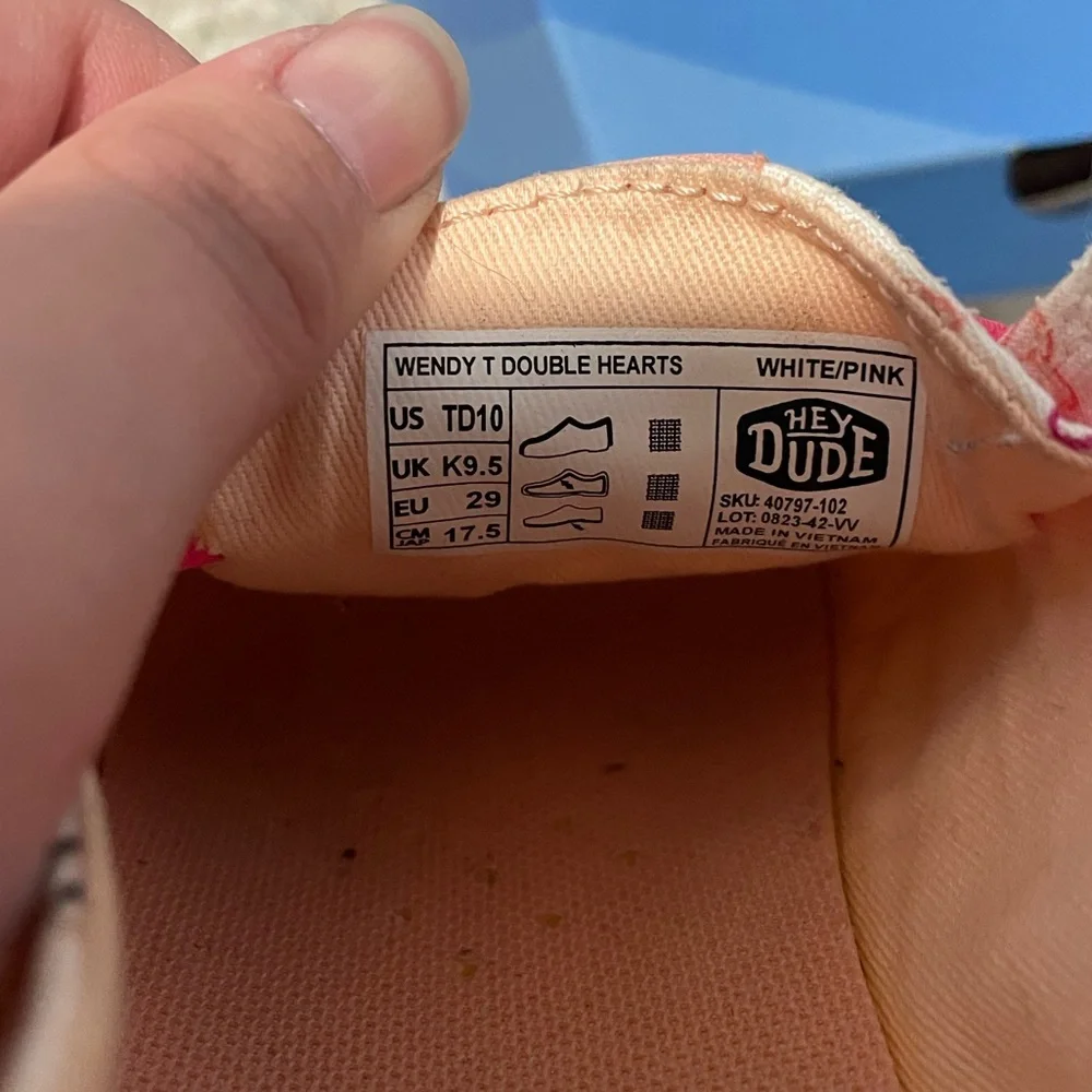 Hey Dude Heart Pattern - Pink and Cream
